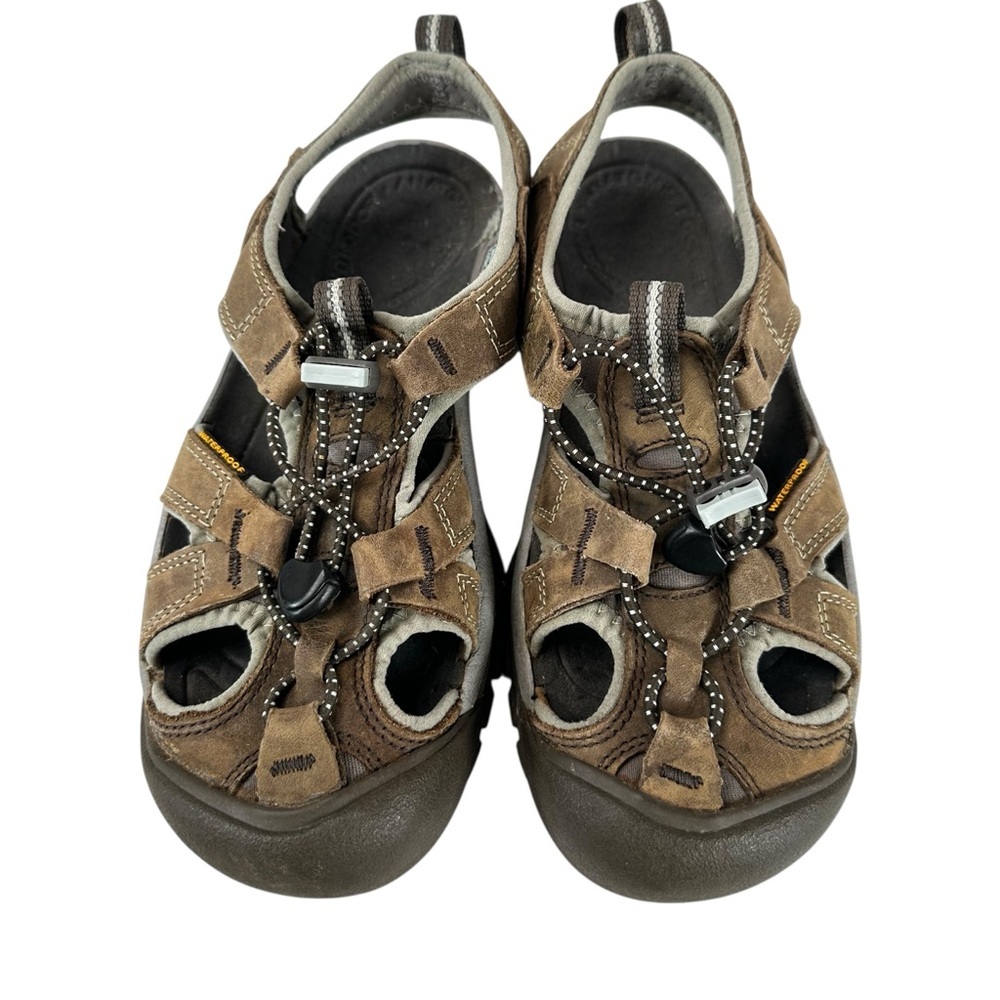 KEEN Austin Sandals 7 Brown Leather Hiking Trail Outdoor Closed Toe Durable